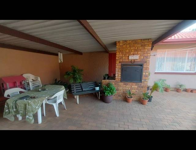 4 BEDROOM HOUSE FOR SALE IN FREEWAY PARK